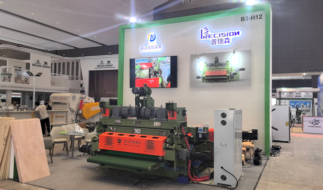 4ft Nose bar & Gang I spindle less veneer peeling machine spindle less log debarker machine 